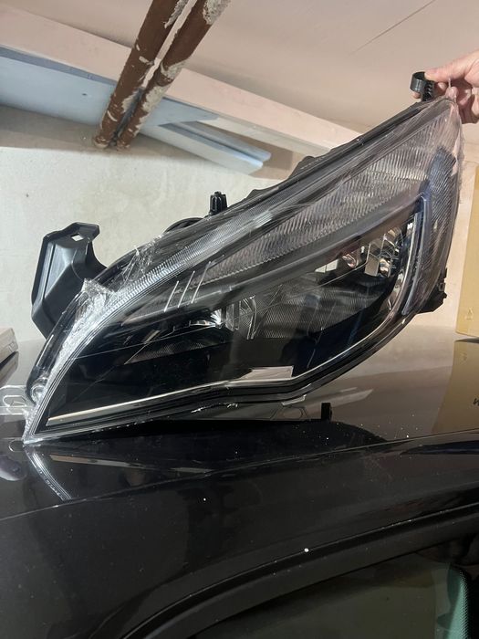 Нов ляв фар за Opel Astra J