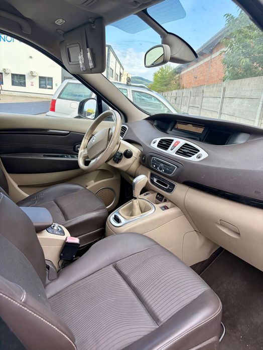 Renault scenic 2011