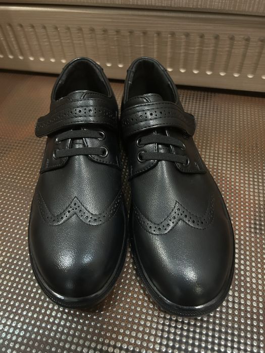 Продам детские туфли для мальчика