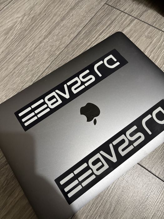 Macbook PRO 2018 DEFECT 8gb RAM 128ssd