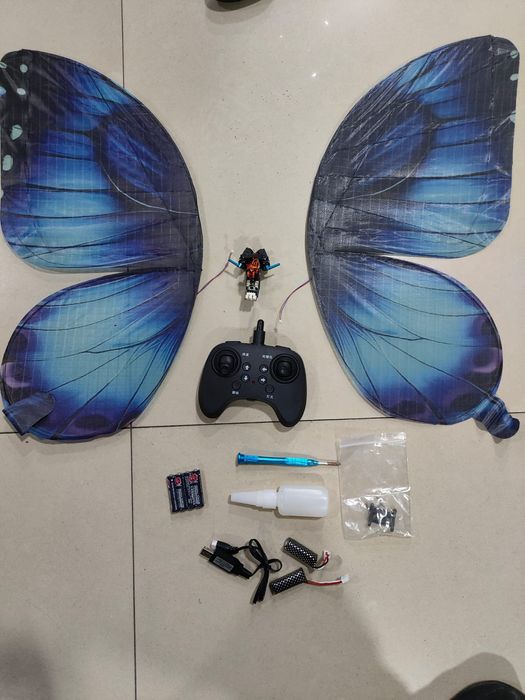Бионический бабочка дрон бабочка светящи летающий бабочка