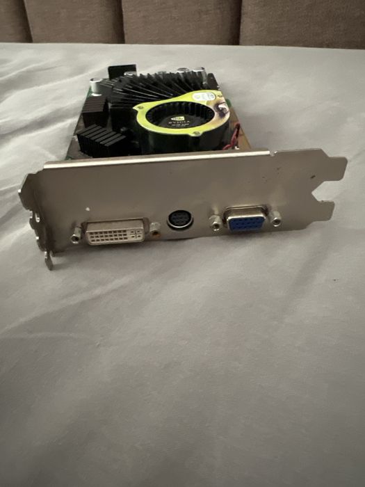 AGP Nvidia Gforce Fx 5900 defecta
