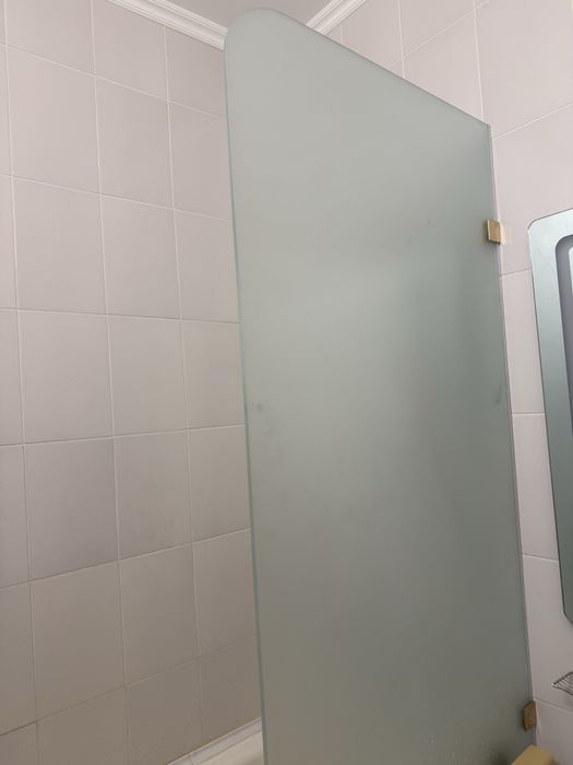 Стекло шторка ванную
