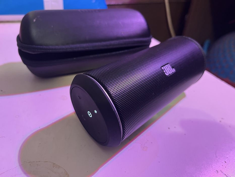 Тонколонка JBL преносима