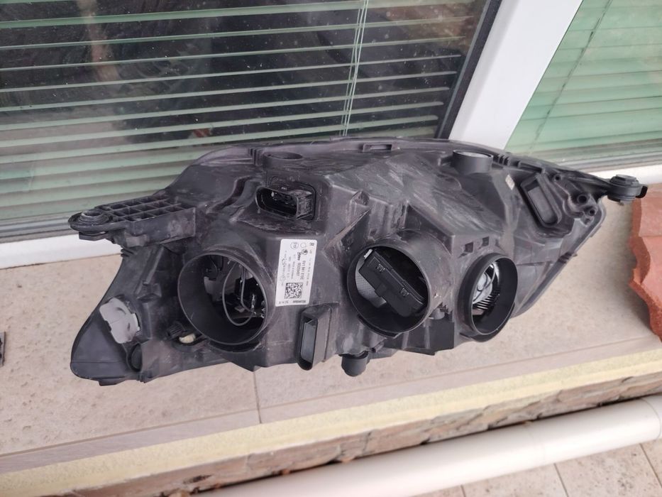 Десен фар Шкода Фабиа 3, Valeo