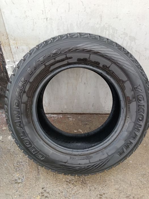 Продам комплект шин 265/65/R17