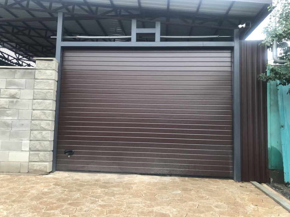 Секционные ворота