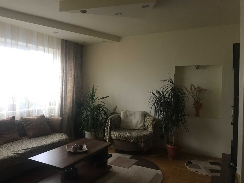 Vând apartament 3 camere