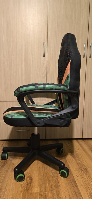 Детски геймърски стол HUZARO RANGER 1.0 PIXEL MESH - Черен/Зелен