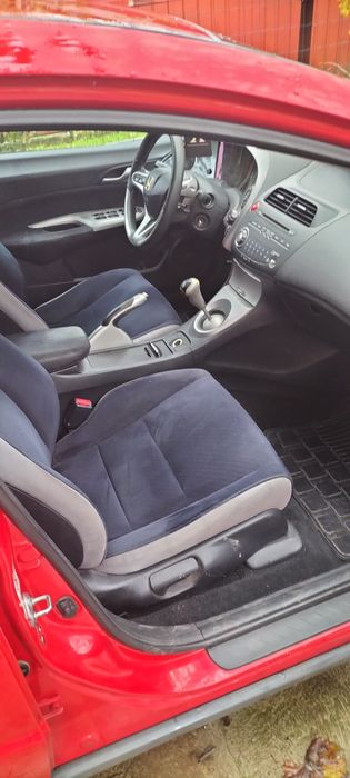 Vand Honda civic 2007 motor1.4 benzina