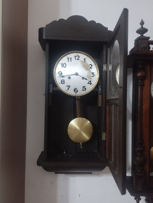 Ceas pendula de perete mecanism nemțesc Junghans cu pendul anii 40