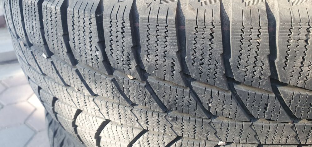 TriangelPL01 215/65 R17