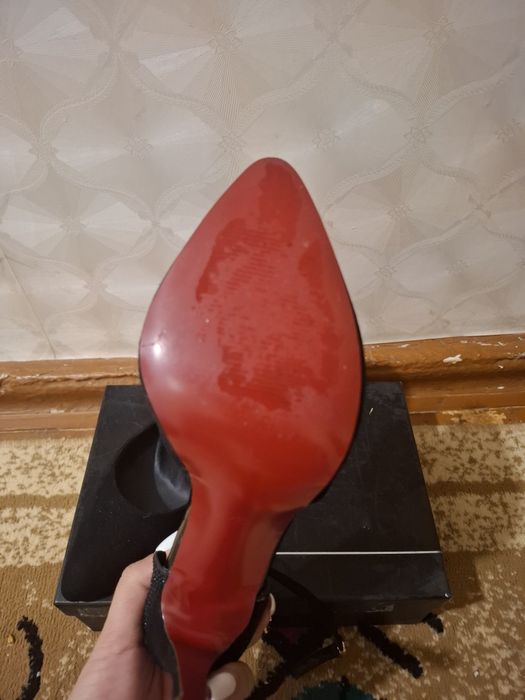 Продаются женские туфли