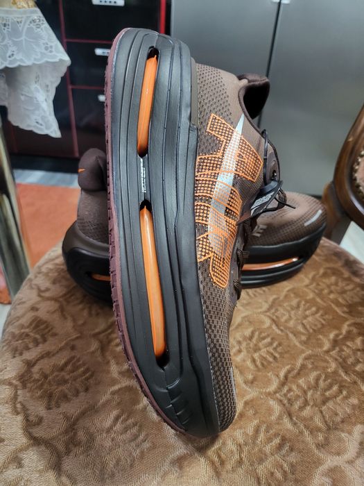 Se vinde Nike vomero