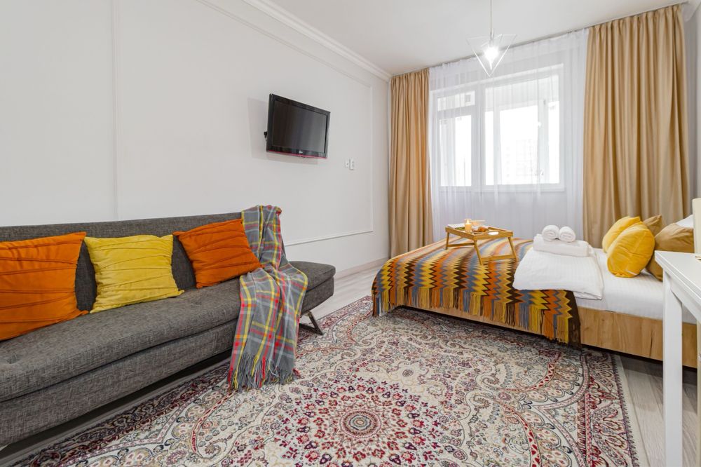 Посуточно студия у Триумфальной Арки