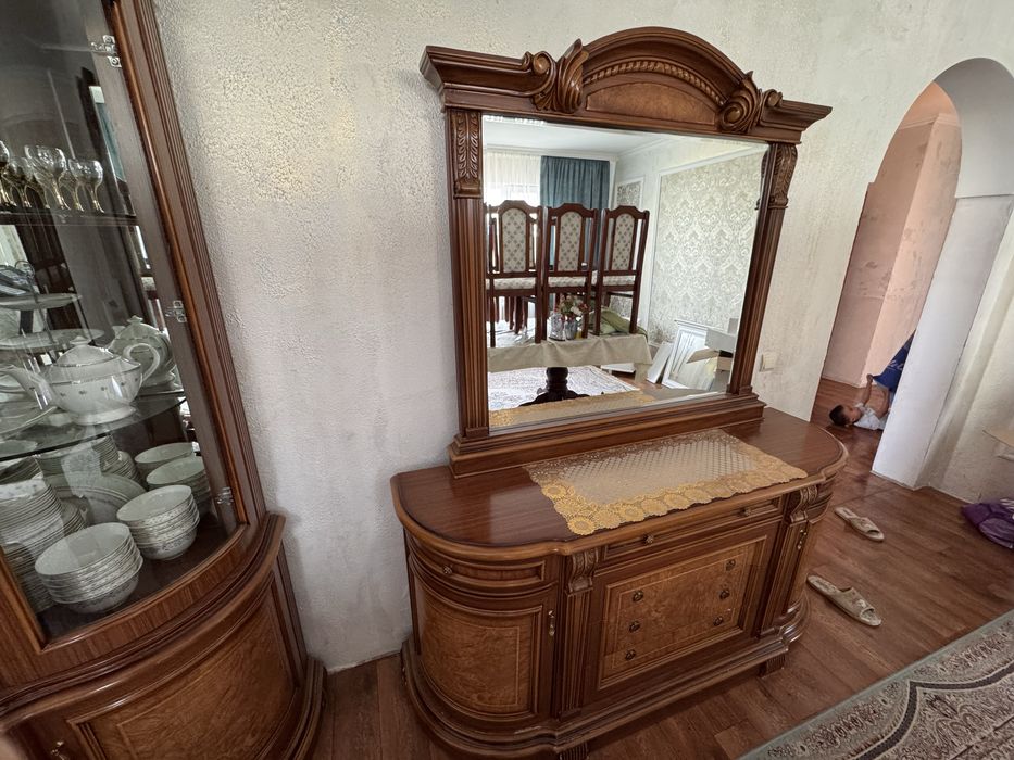 Продам горку в гостиную