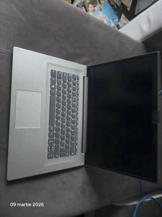 Laptop Lenovo AMD A12 8GB RAM SSD 1 tera GB stare foarte bună