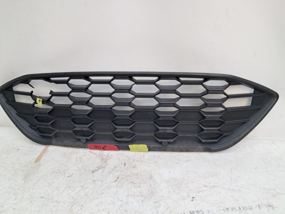 Грил решетка  Ford Focus mk4