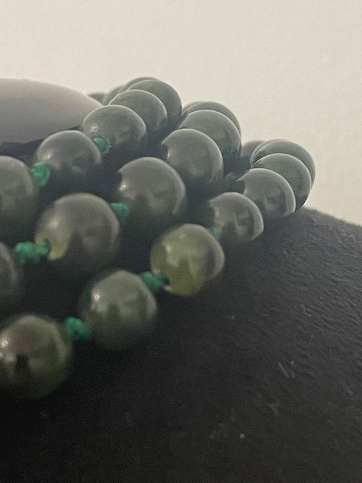 Огърлица  от истински зелен нефрит