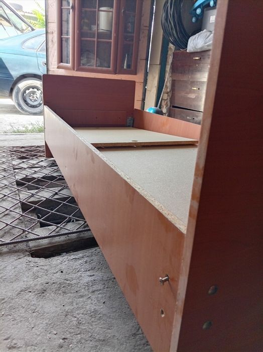Деревянныи кроват