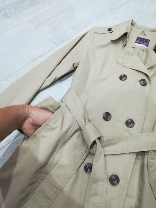 Тренчкот с двуредно закопчаване / размер:34/
