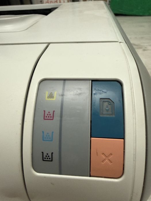 Принтер цветной HP color Laser Jet CP1215