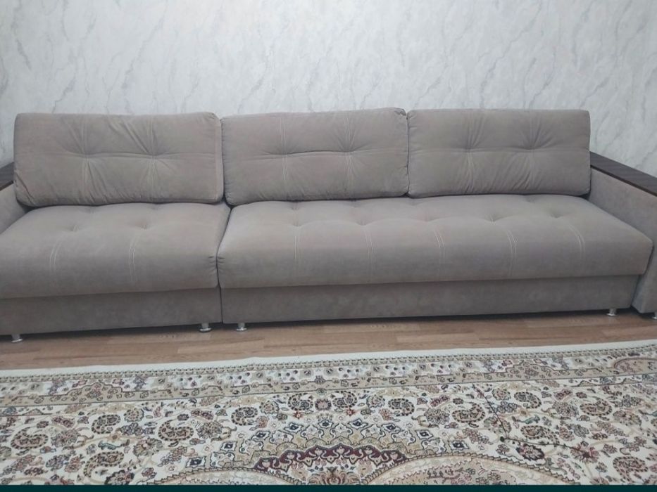 Продам диван почти новый по низу рынка