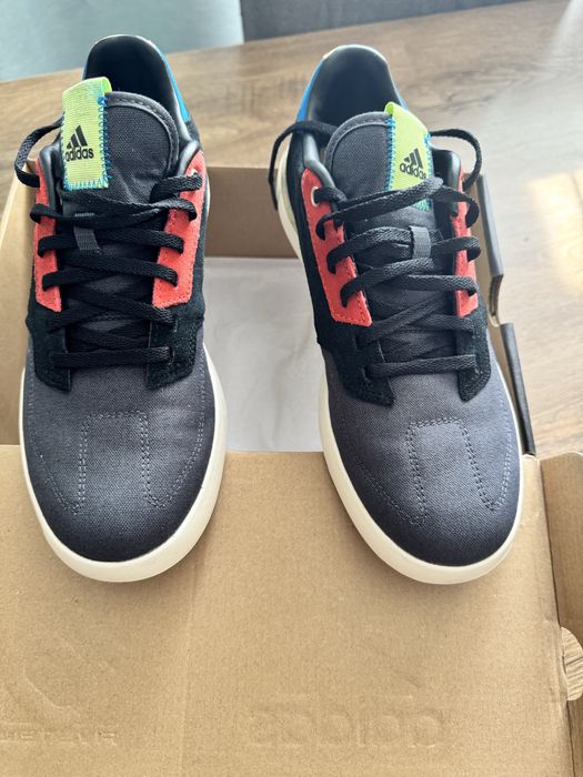 Adidas five ten sleuth