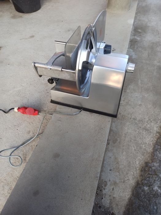 Aparat feliat carne,salam etc.