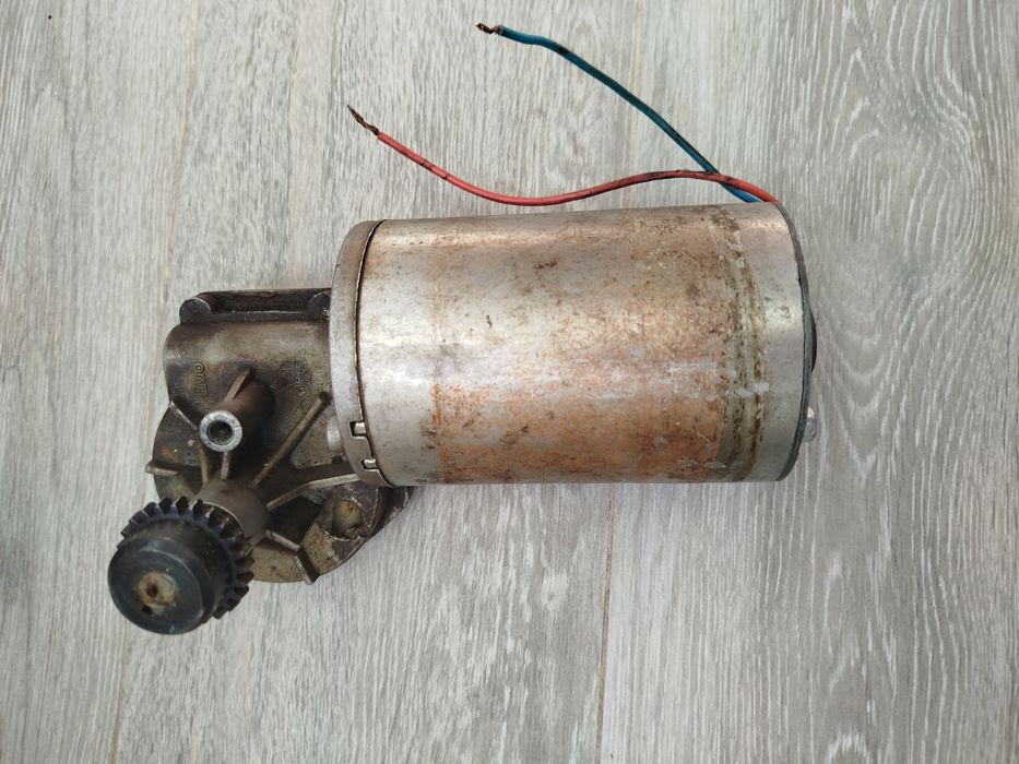 Vând Grup moto-reductor 42V/110W CC