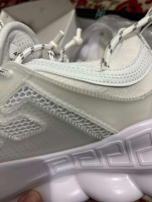 Versace chain reaction