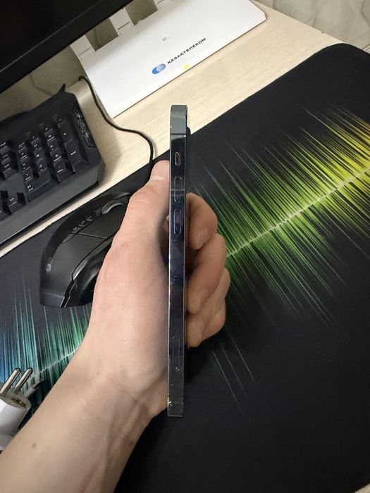 Продам Iphone 12 pro