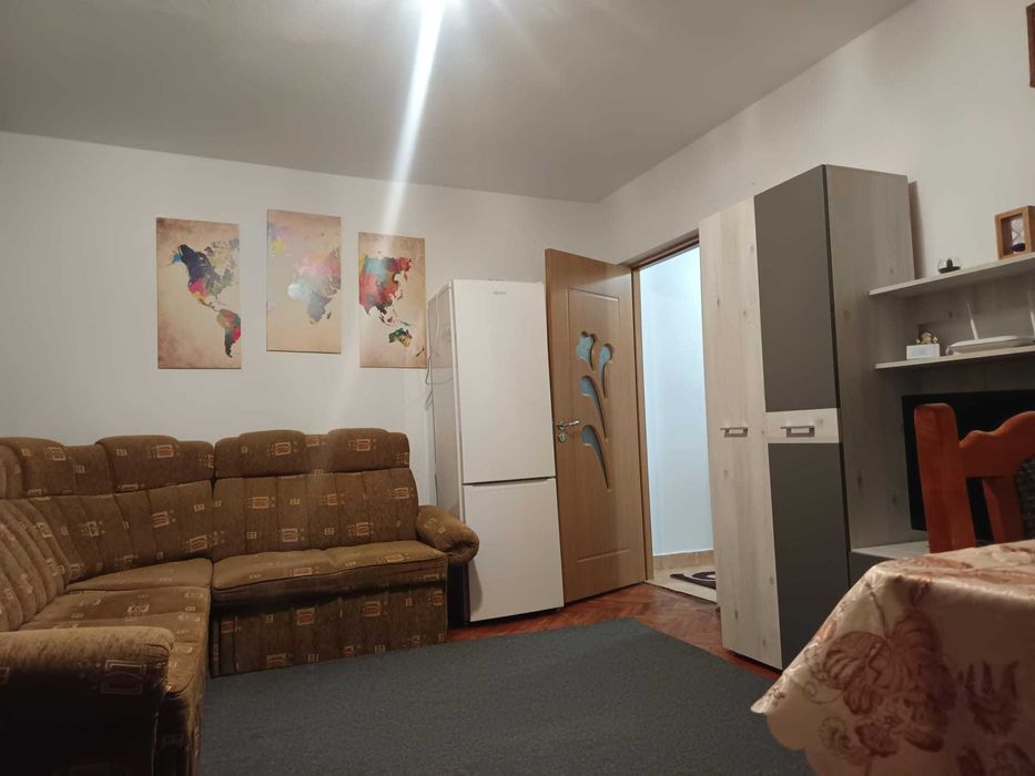 Închiriez ap 2 camere