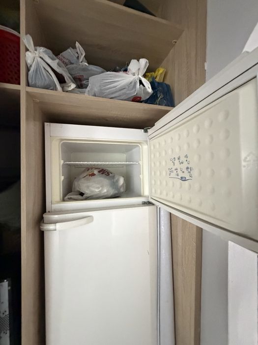 Холодильник Vestel.