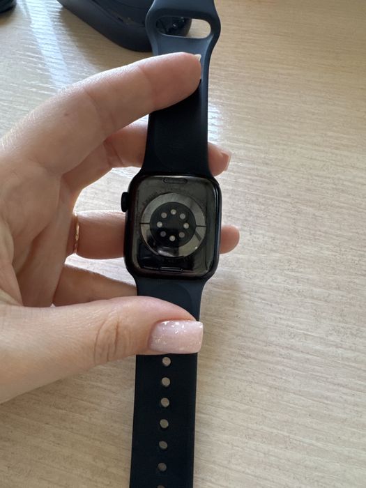 Продам Apple Watch 7, 41мм