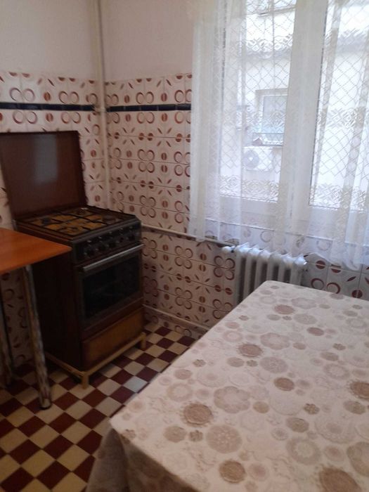 Apartament 3 camere de închiriat Ghencea metrou Râul Doamnei