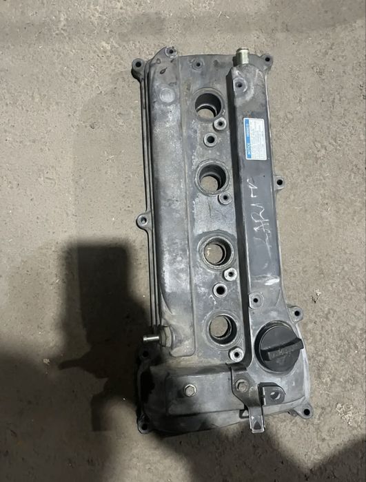 Клапанная крышка rav4