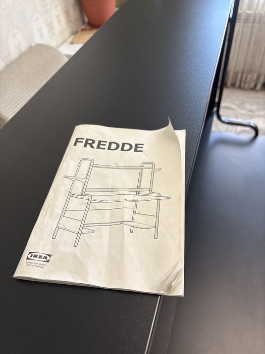 Компьютерный стол IKEA “Fredde”