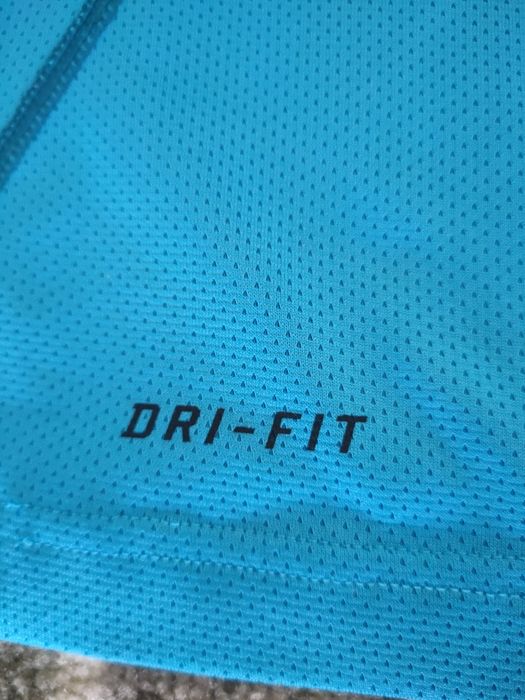 Bluza Nike Pro Combat mărimea M