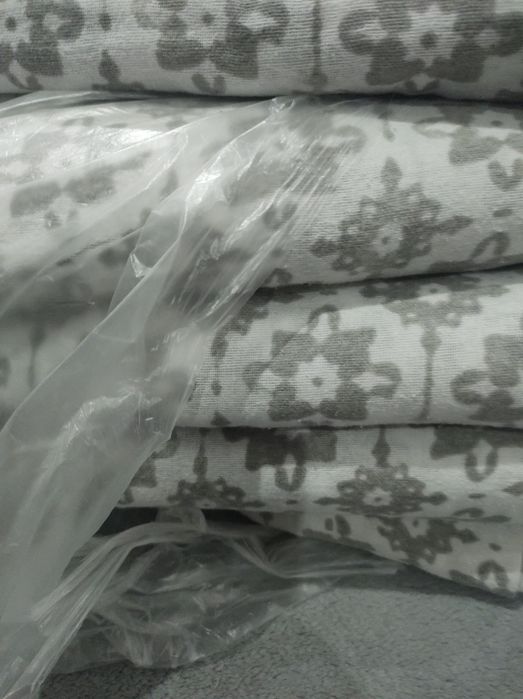 Продавам пликове   от памучен бархет