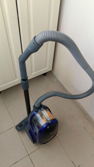 Пылесос LG kompressor 2000W