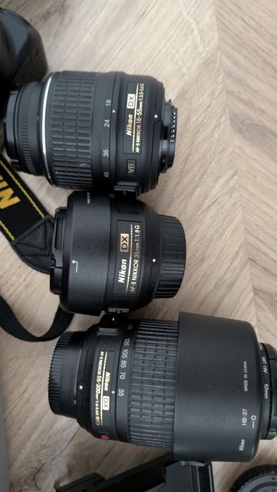 Nikon D3100 + 3 obiective (18–55, 55–200, 35mm f/1.8)+trepied+geanta
