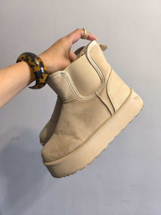 Велурени боти  с висока платформа