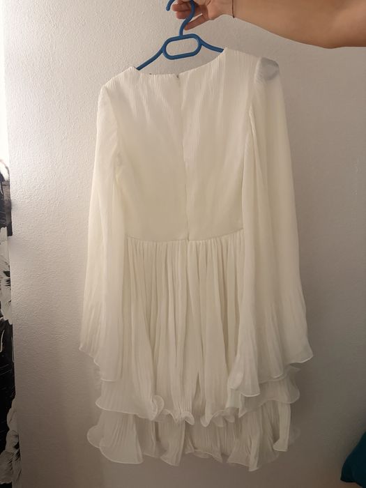 Rochie albă, vaporoasă și elegantă !
