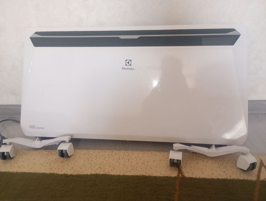 Продается новый обогреватель Электролюкс в коробке с документами