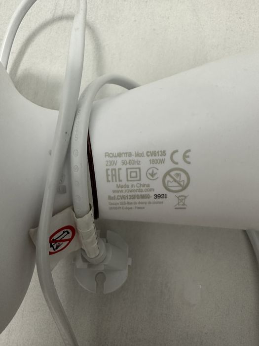 Фен для волос средний хороший не большой