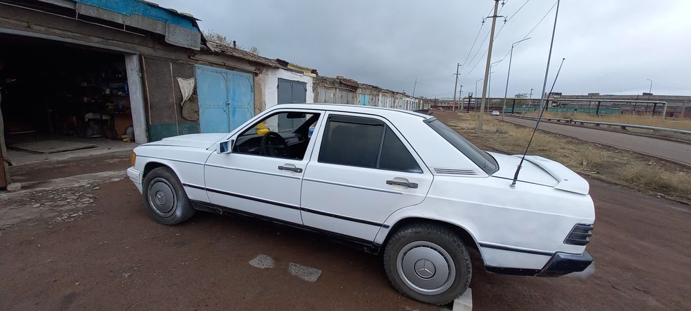 Продам мерс 190 на ходу