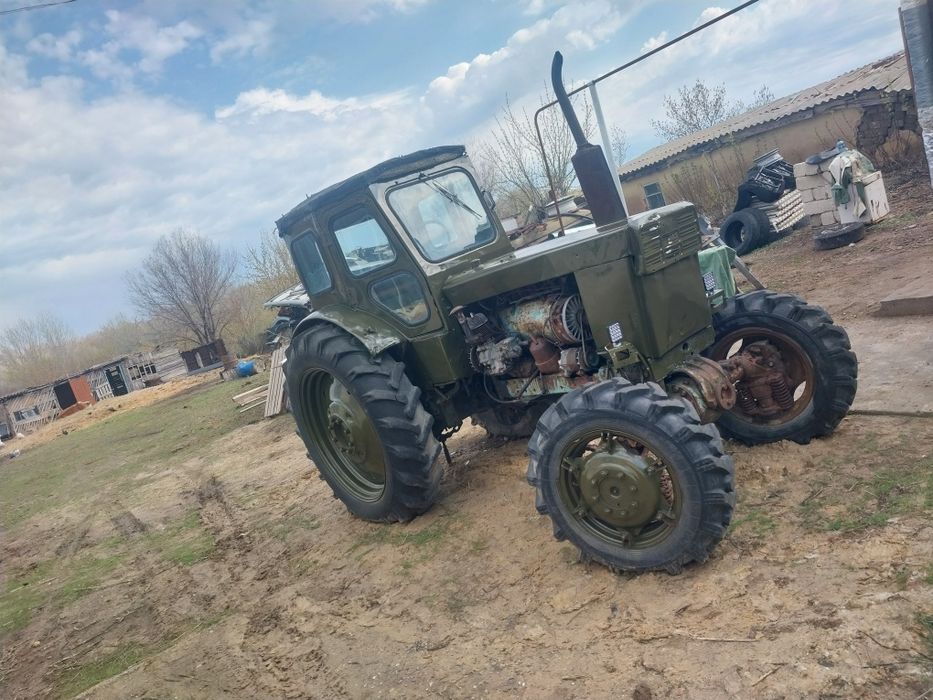 Продам т-40 .на полном бодром ходу.