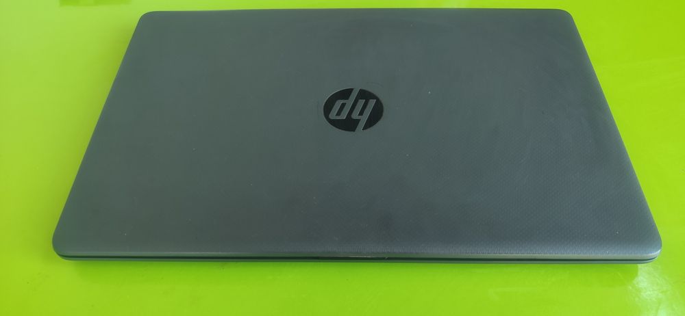 Laptop+sichqoncha, HP 250 G7+SSD 1TB+4GB RAM, toza holat, tez ishlaydi