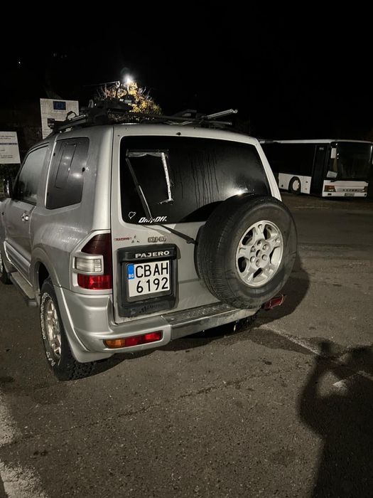 Mitsubishi Pajero Full